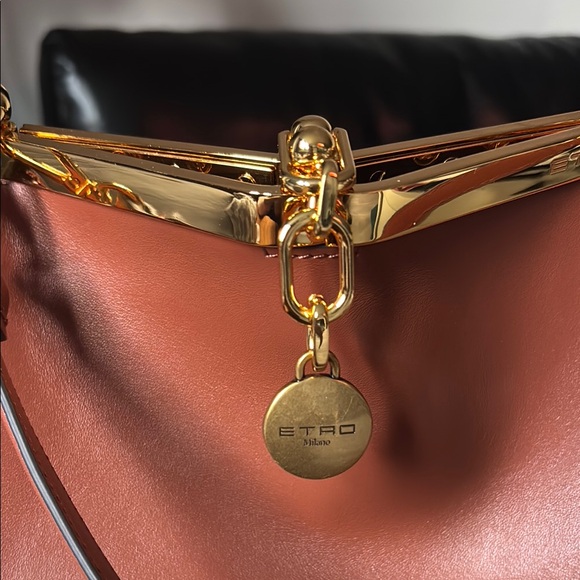 Tan and Gold Shoulder Bag with Structured Design - Picture 2 of 6